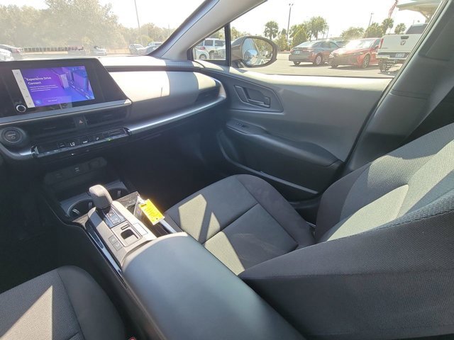 Used 2024 Toyota Prius LE image 3