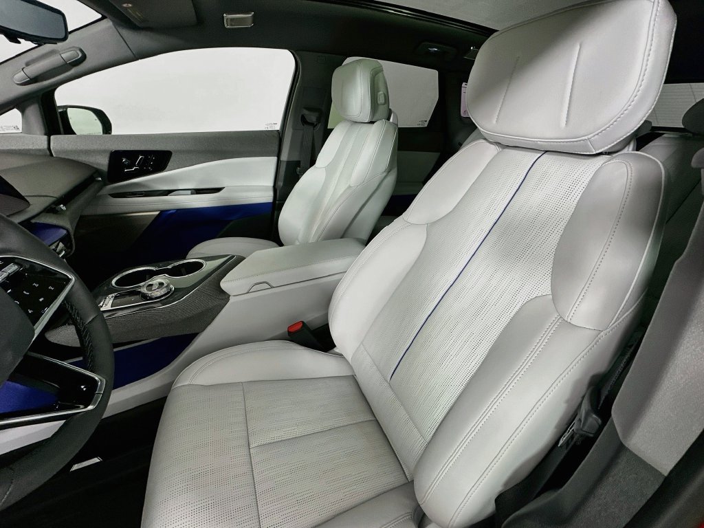 New 2027 Cadillac Optiq Premium Sport w/ LPO, Floor Liner Package AWD/4WD image 26
