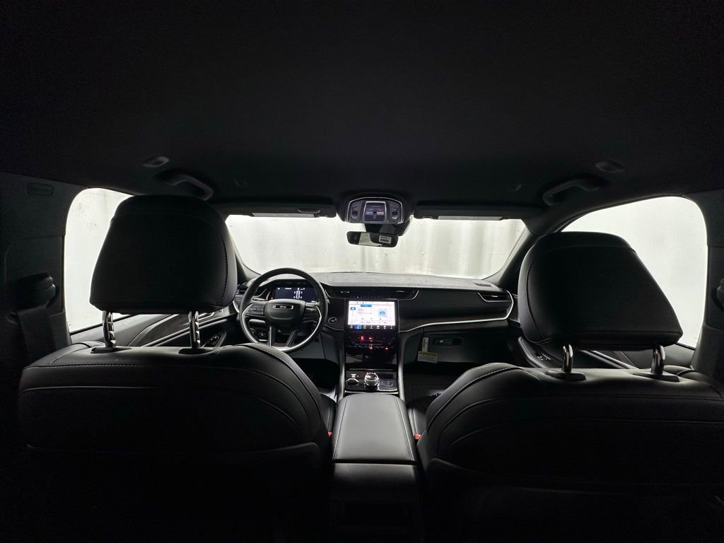 New 2025 Jeep Grand Cherokee Limited w/ Trailer Tow Package image 18