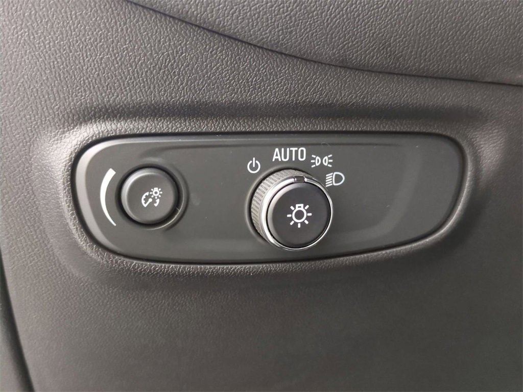 Certified 2024 Chevrolet Equinox LS w/ Driver Confidence II Package image 17