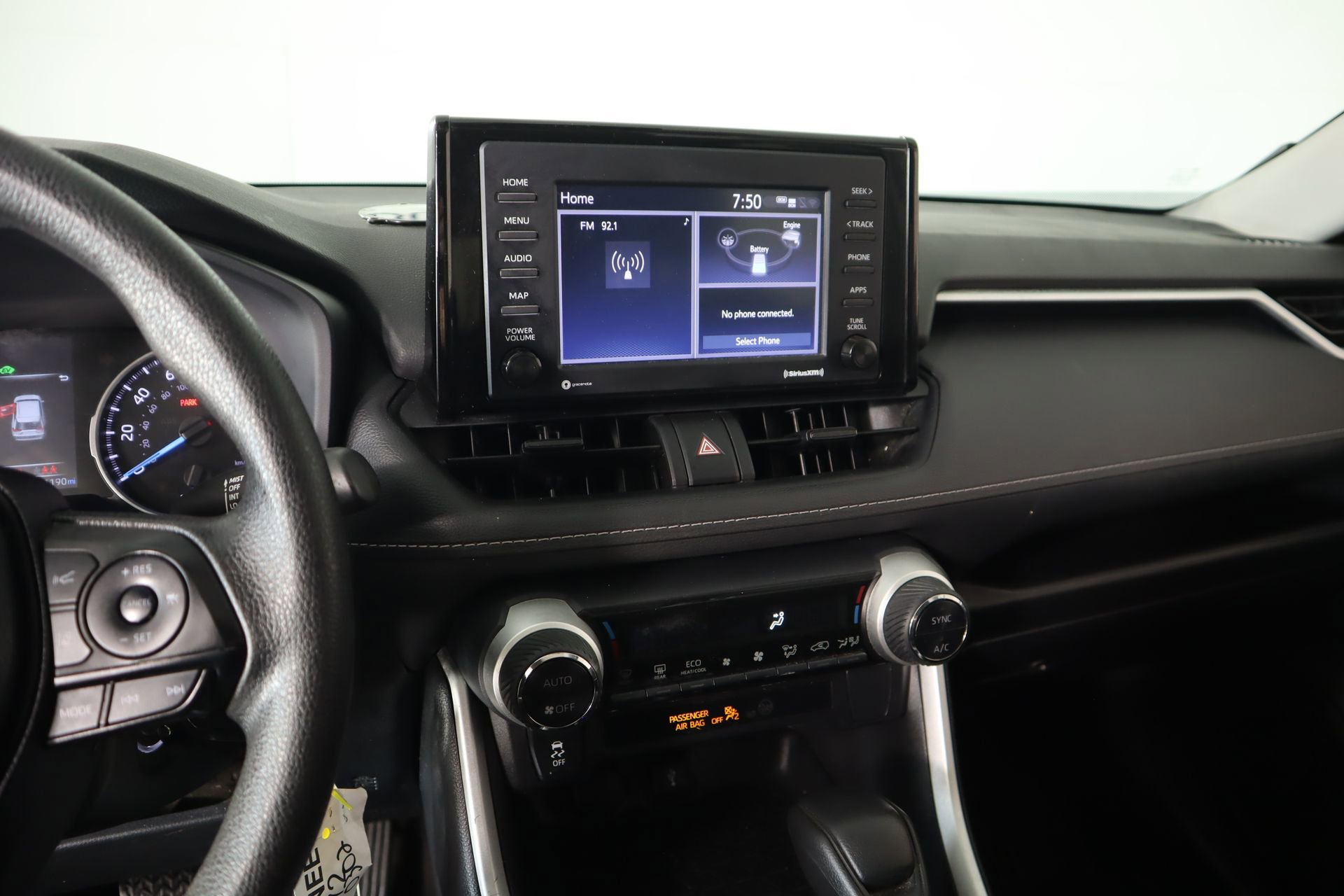 Used 2022 Toyota RAV4 LE image 5