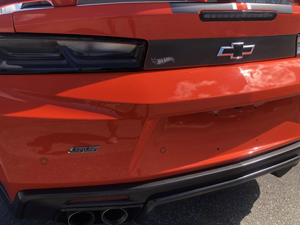 Used 2018 Chevrolet Camaro SS w/ Hot Wheels Edition image 5