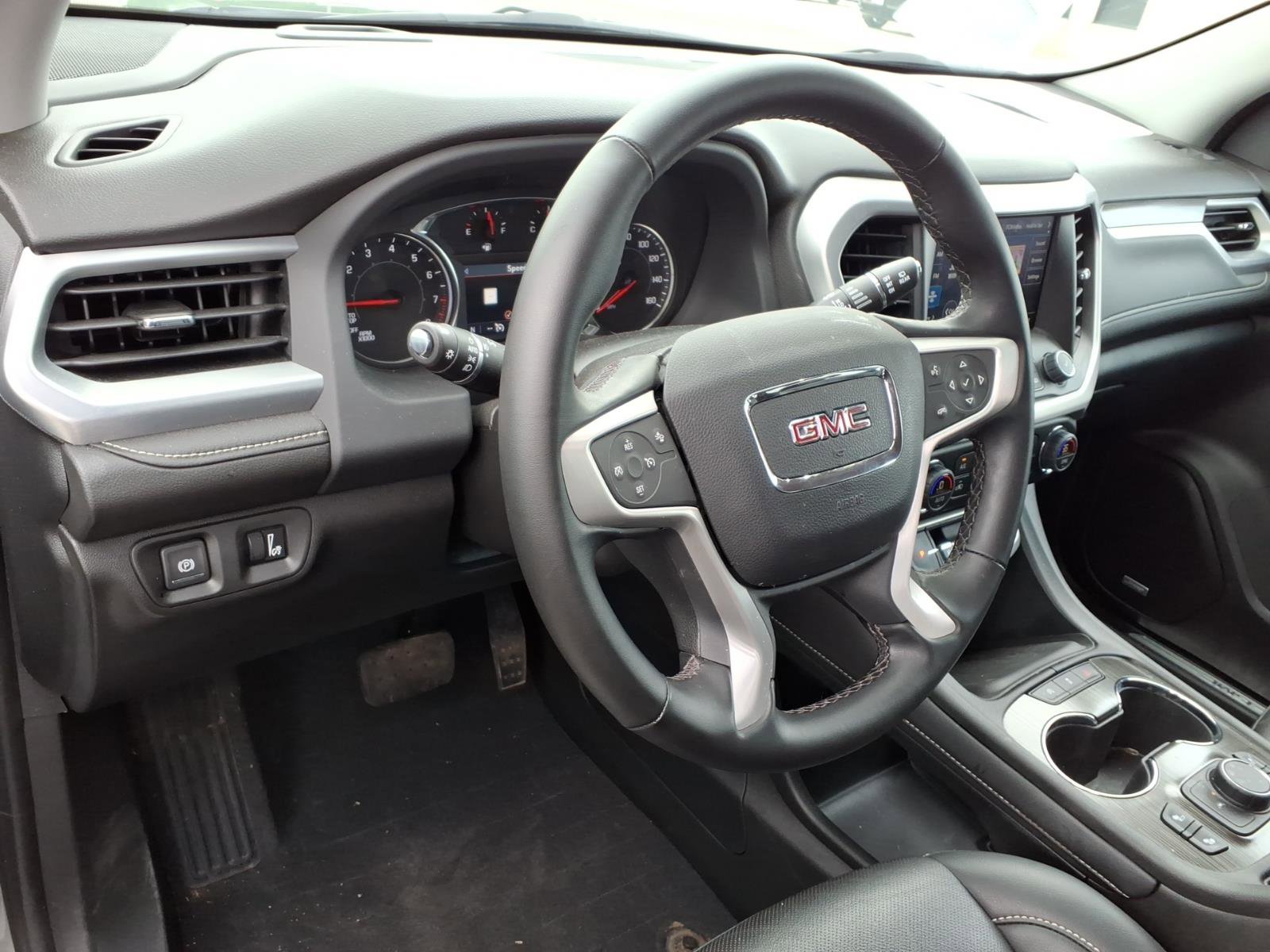 Used 2023 GMC Acadia SLT w/ LPO, Floor Liner Package FWD image 8