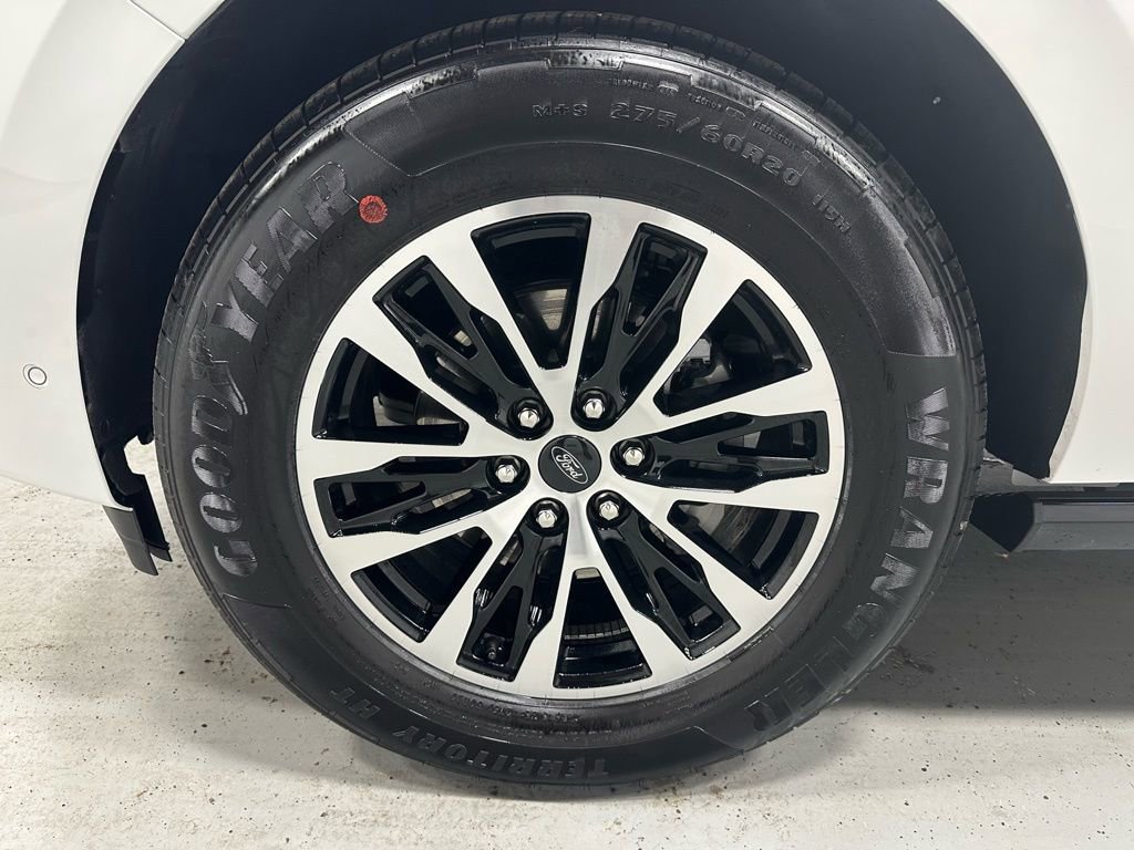 Used 2025 Ford Expedition Platinum image 58