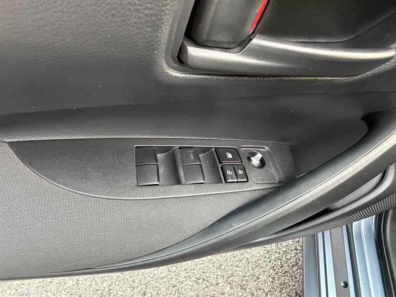 Used 2025 Toyota Corolla LE FWD image 31