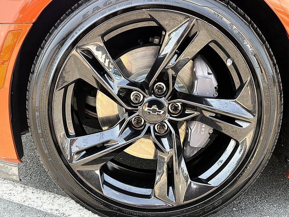 Used 2022 Chevrolet Camaro LT w/ RS Package RWD image 7