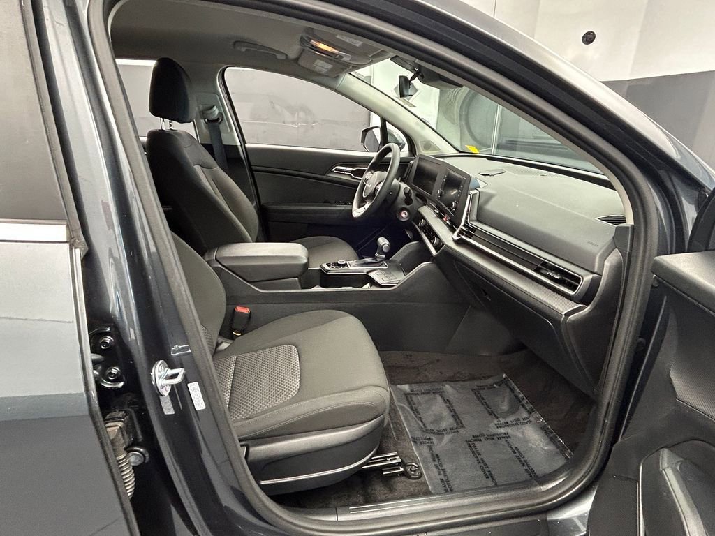 Used 2024 Kia Sportage LX image 34
