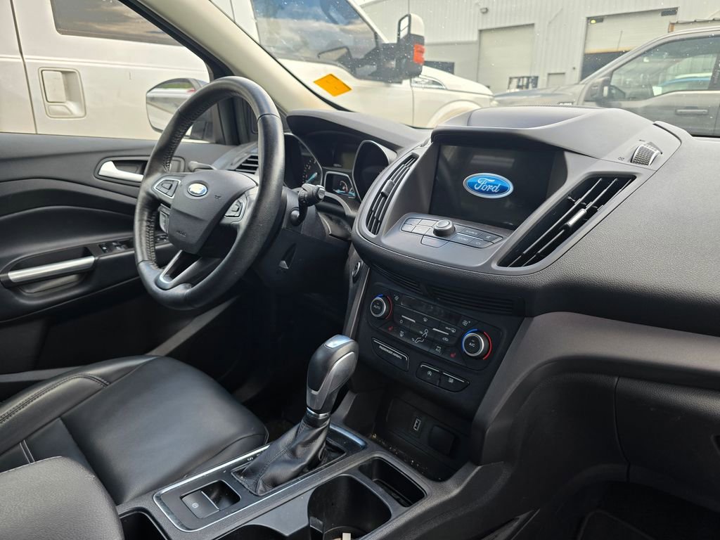 Used 2019 Ford Escape SEL image 4