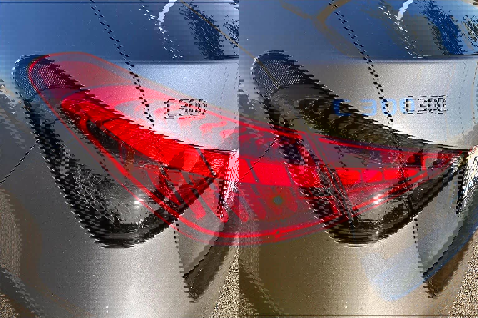 Used 2025 Mercedes-Benz C 300 Sedan image 28