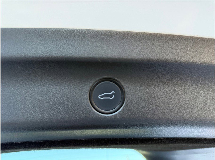 Used 2020 Tesla Model Y Long Range image 45