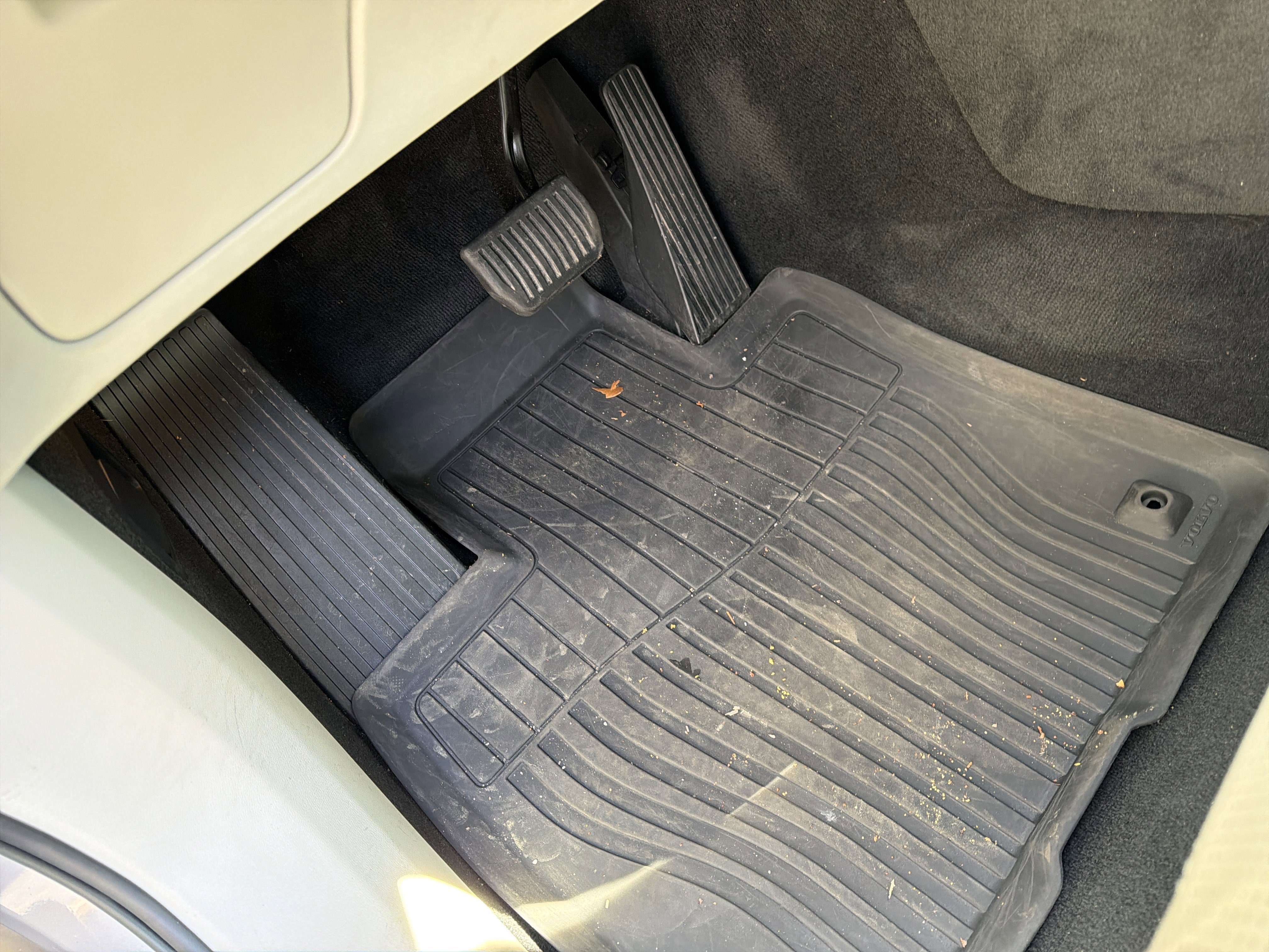 Certified 2023 Volvo XC90 T8 Ultimate w/ Protection Package image 17