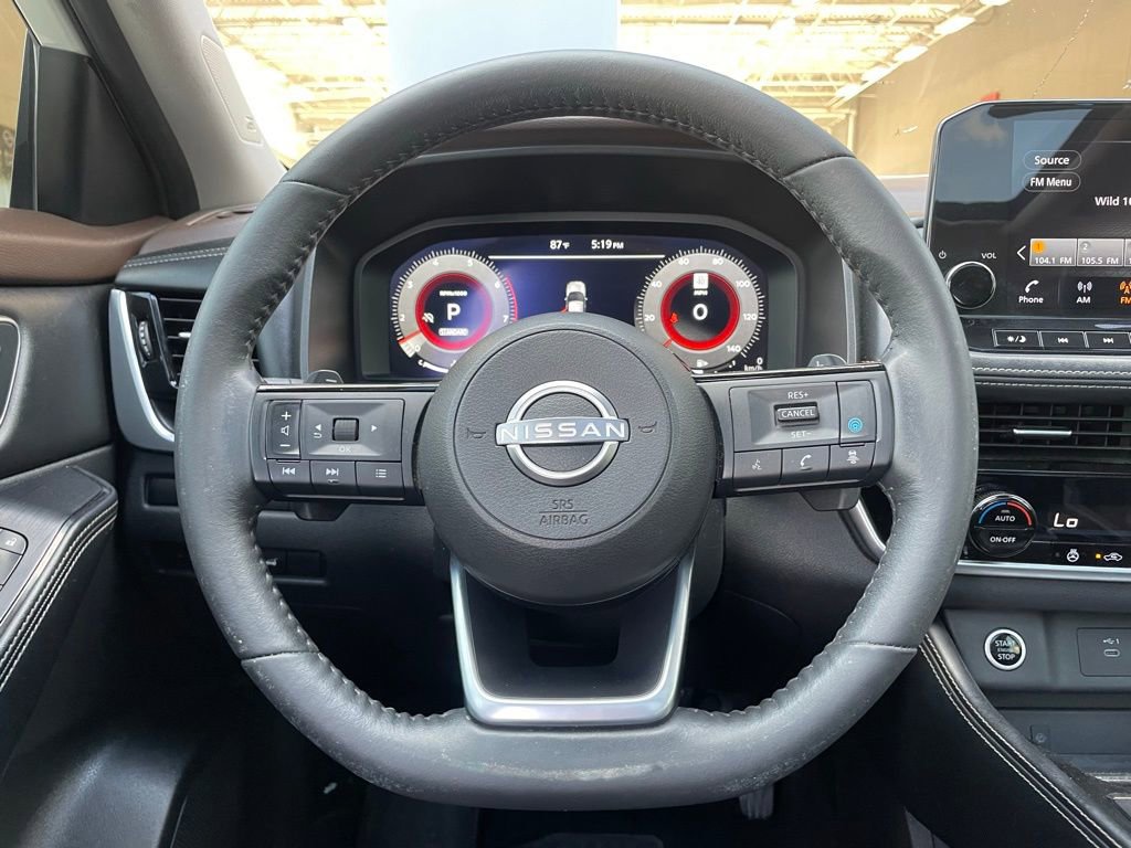 Certified 2023 Nissan Rogue Platinum FWD image 15