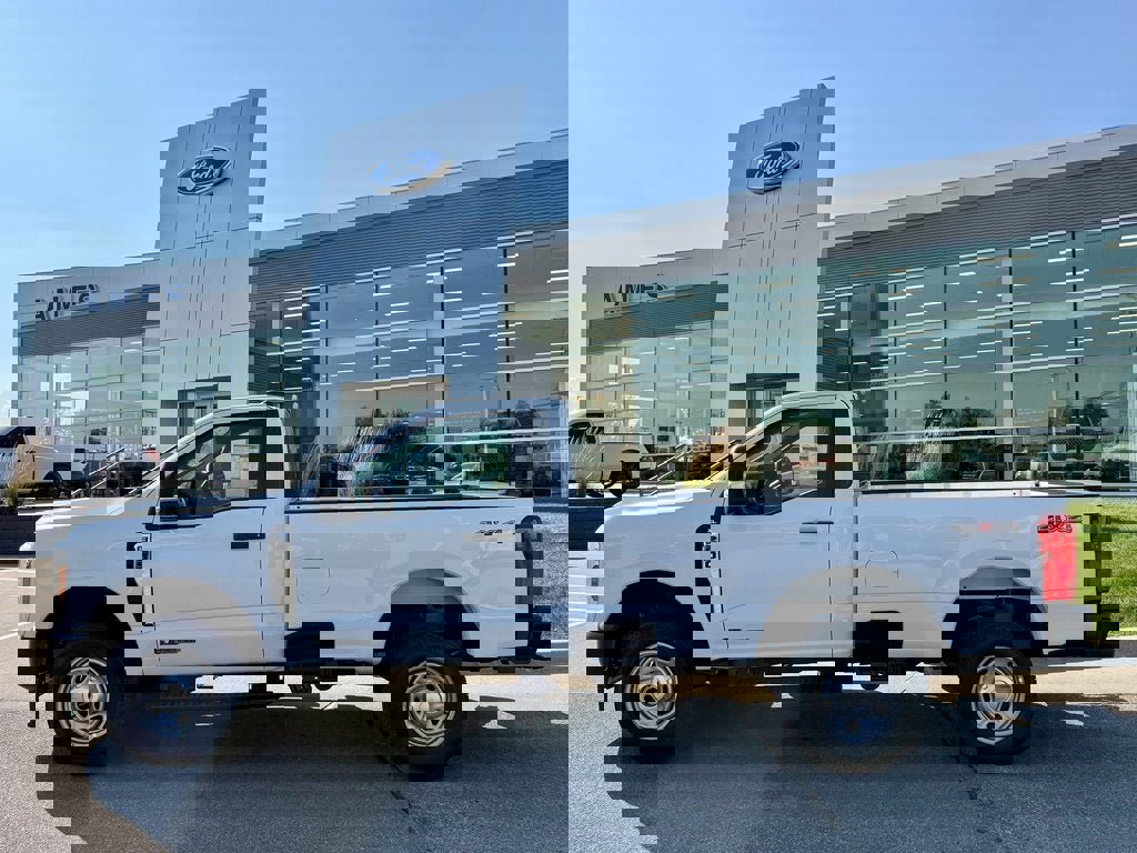 New 2026 Ford F250 XL image 2