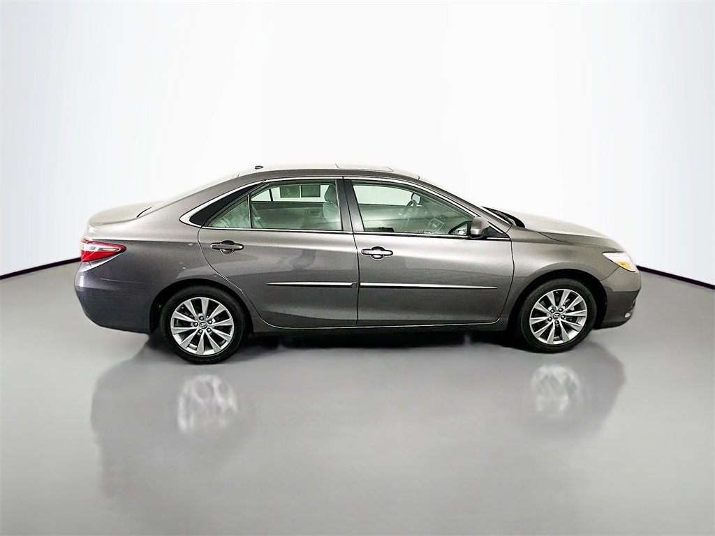 Used 2017 Toyota Camry XLE image 8