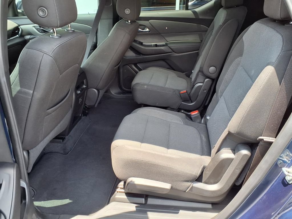 Used 2023 Chevrolet Traverse LT FWD image 21