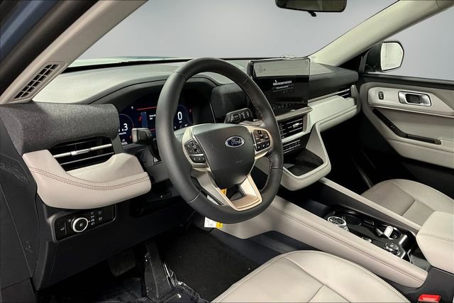 New 2026 Ford Explorer Active image 7