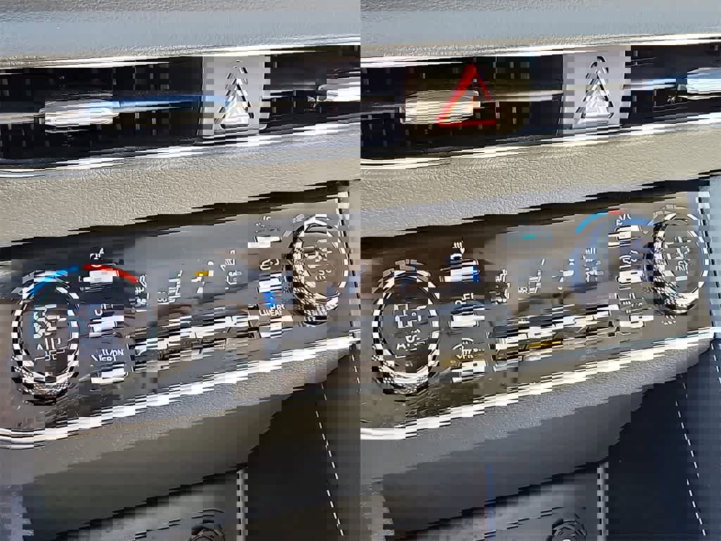 Used 2022 Hyundai Sonata Limited w/ Winter Weather Package image 14