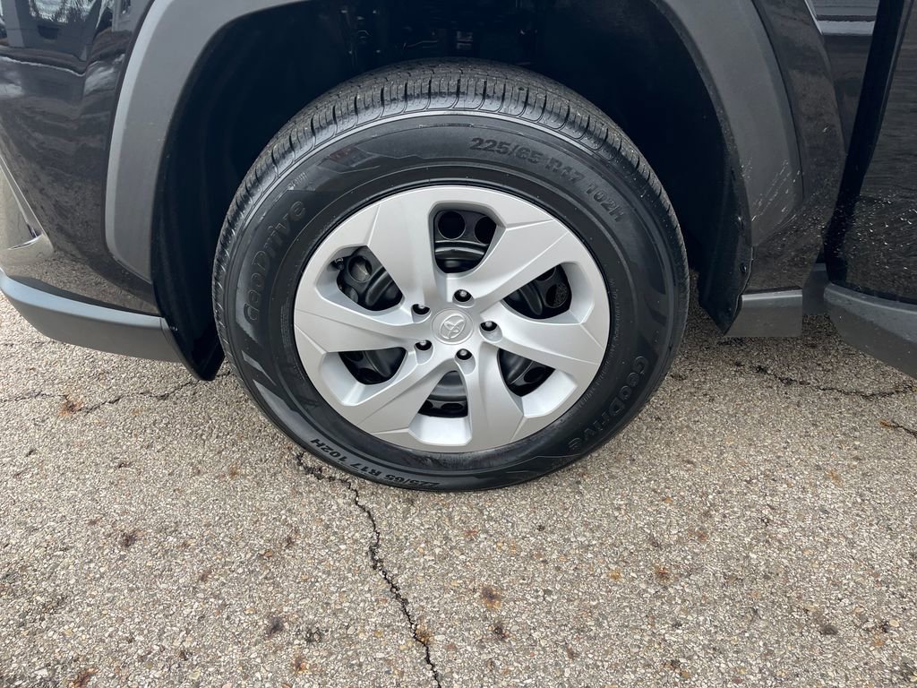 Certified 2024 Toyota RAV4 LE image 28