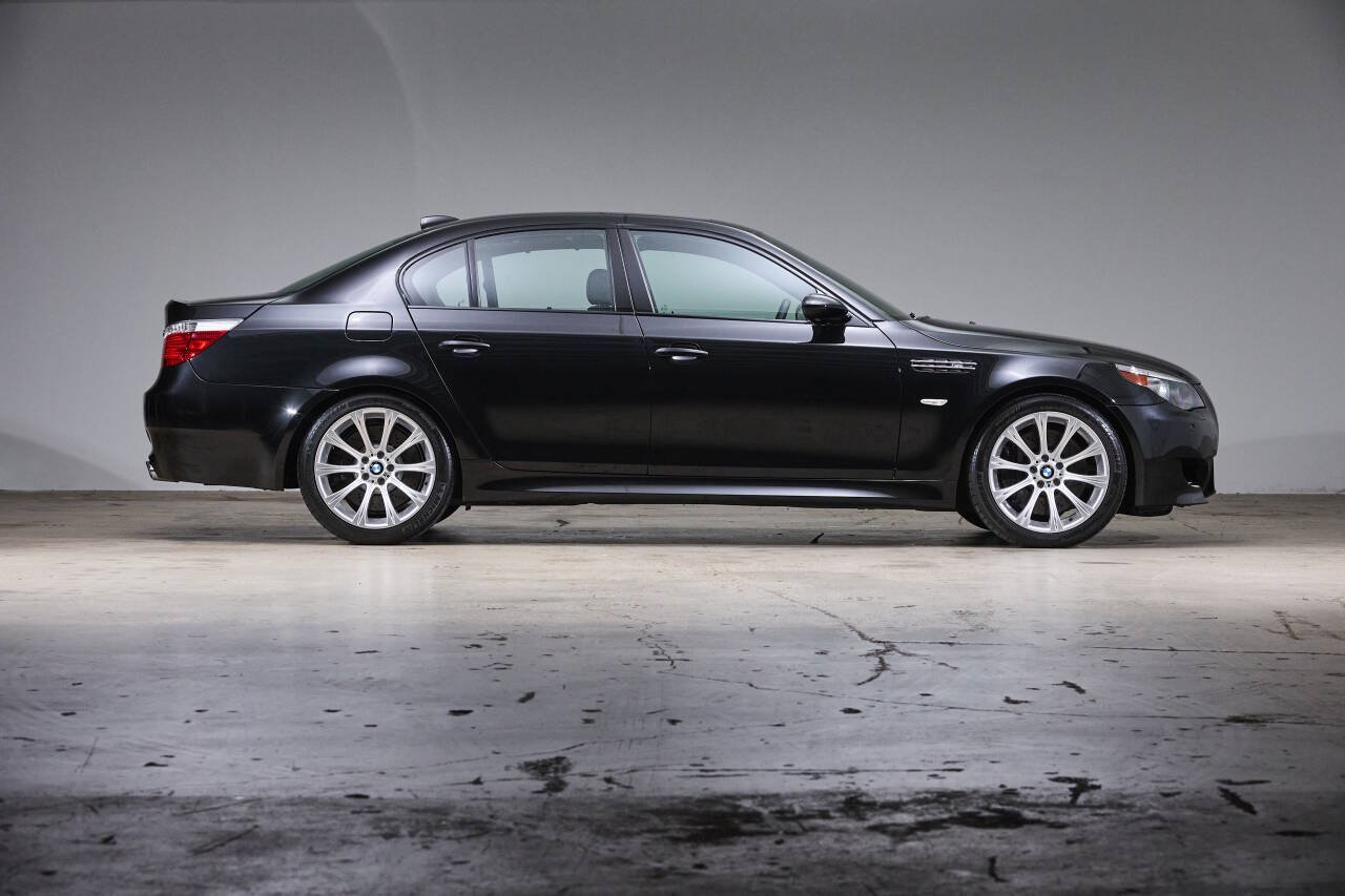 Used 2006 BMW M5 RWD image 6
