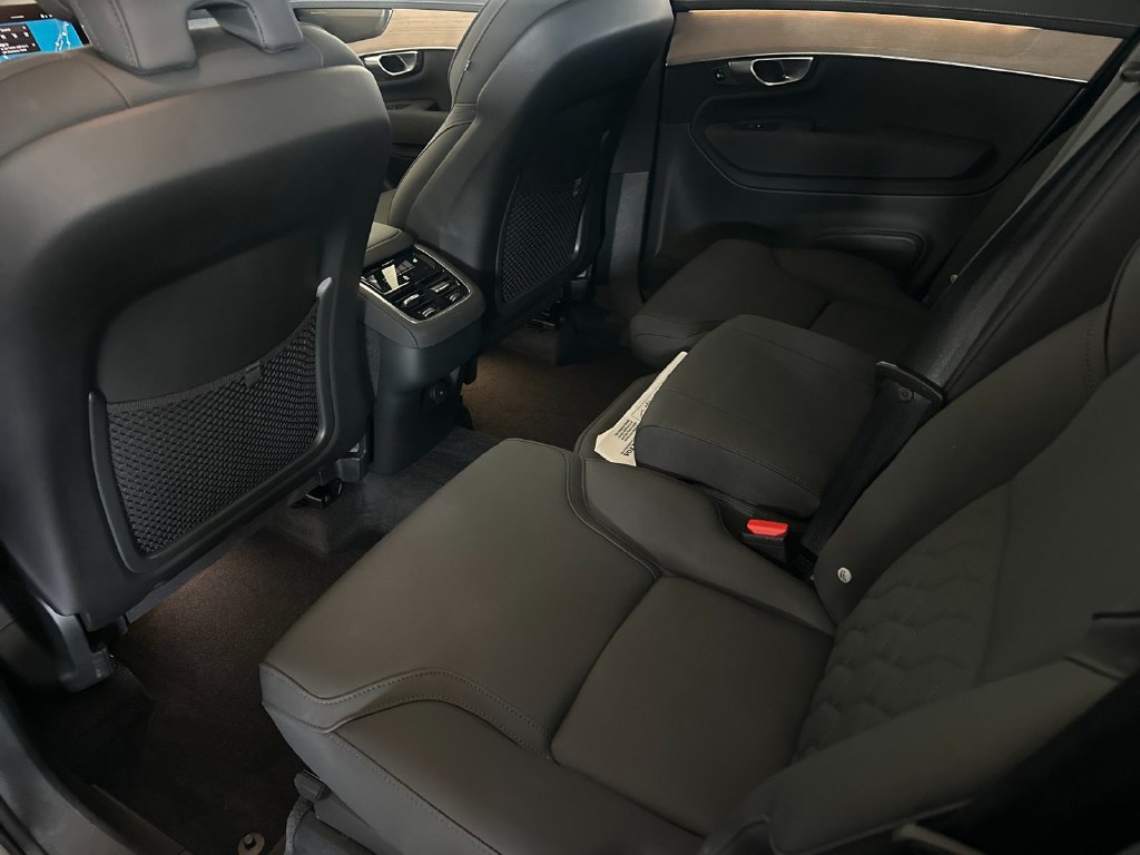 Certified 2026 Volvo XC90 B6 Plus AWD/4WD image 11