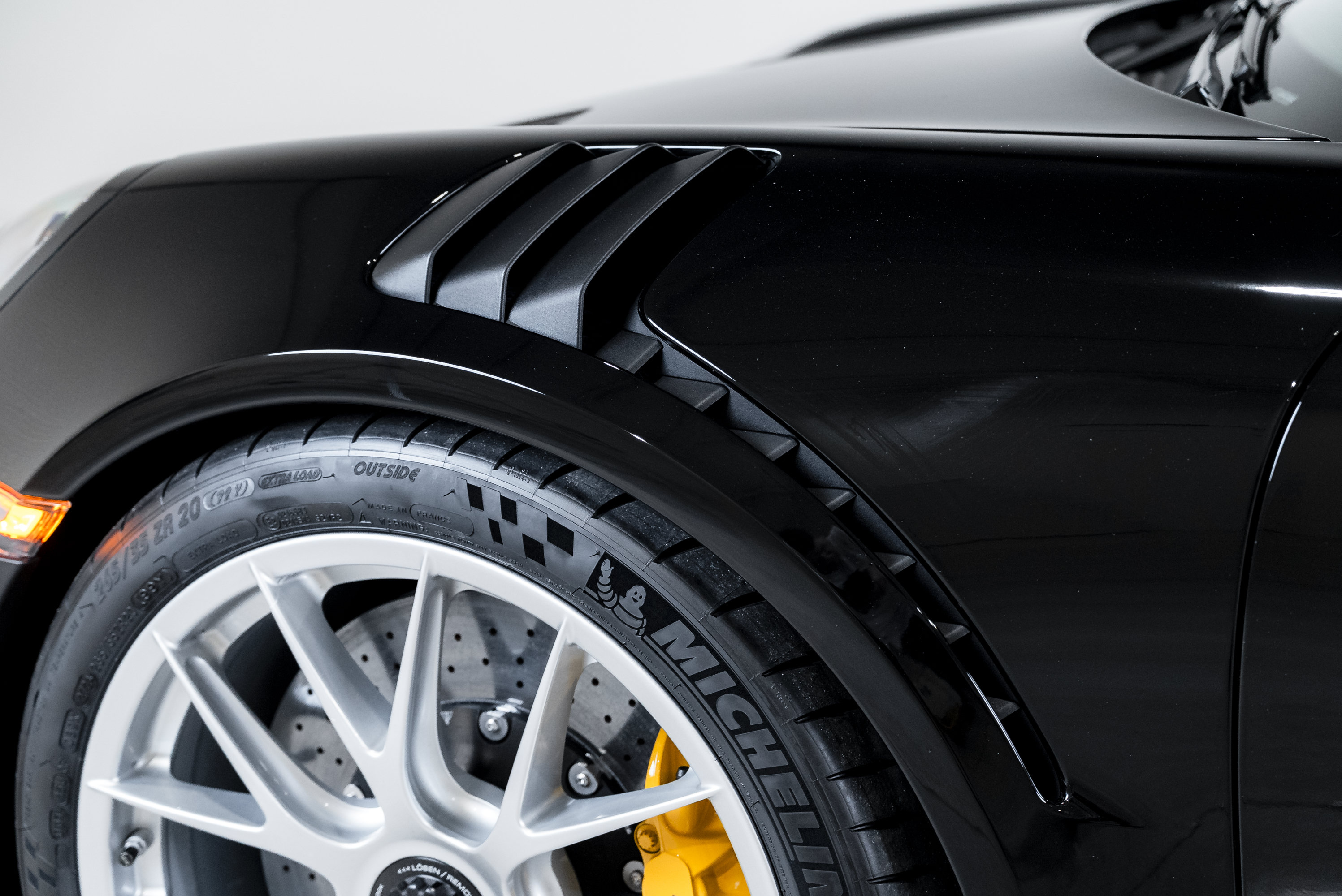 Certified 2019 Porsche 911 GT3 RS RWD image 9