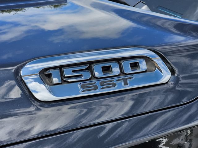 Used 2025 RAM 1500 Laramie AWD/4WD image 12