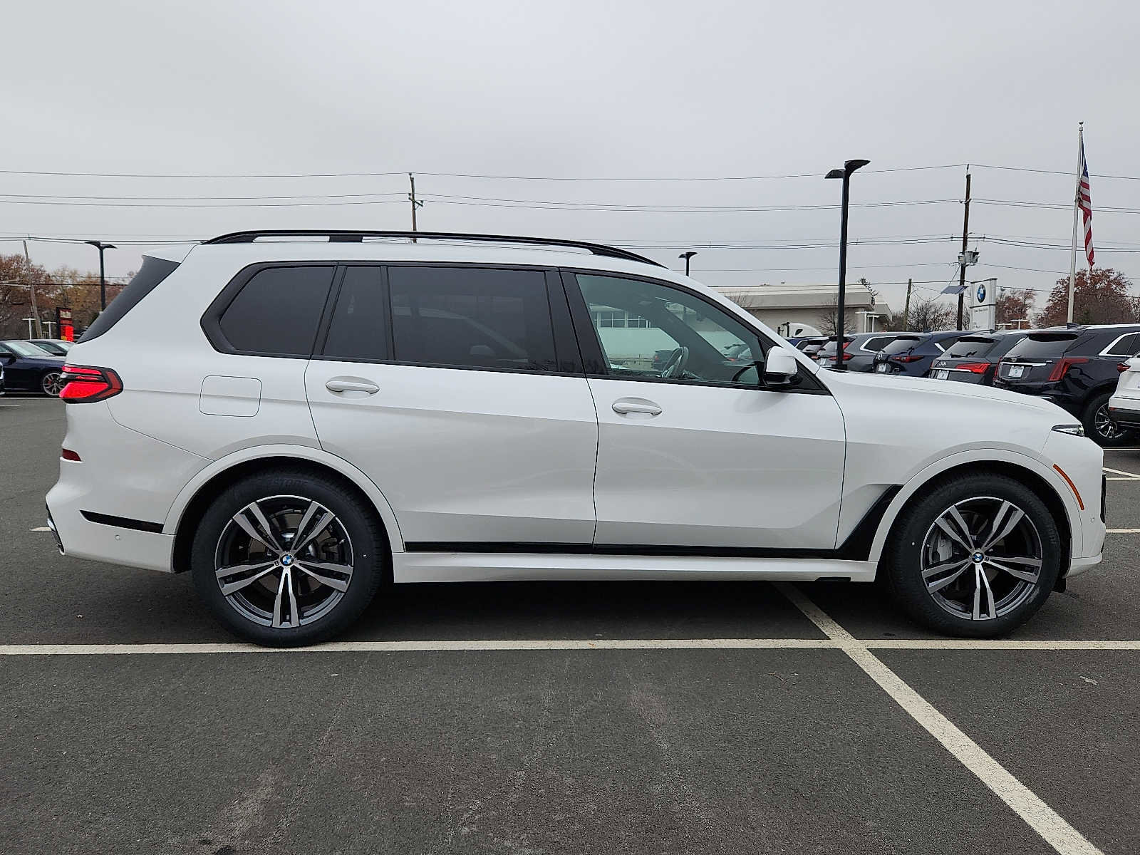 Certified 2024 BMW X7 xDrive40i w/ M Sport Package image 7