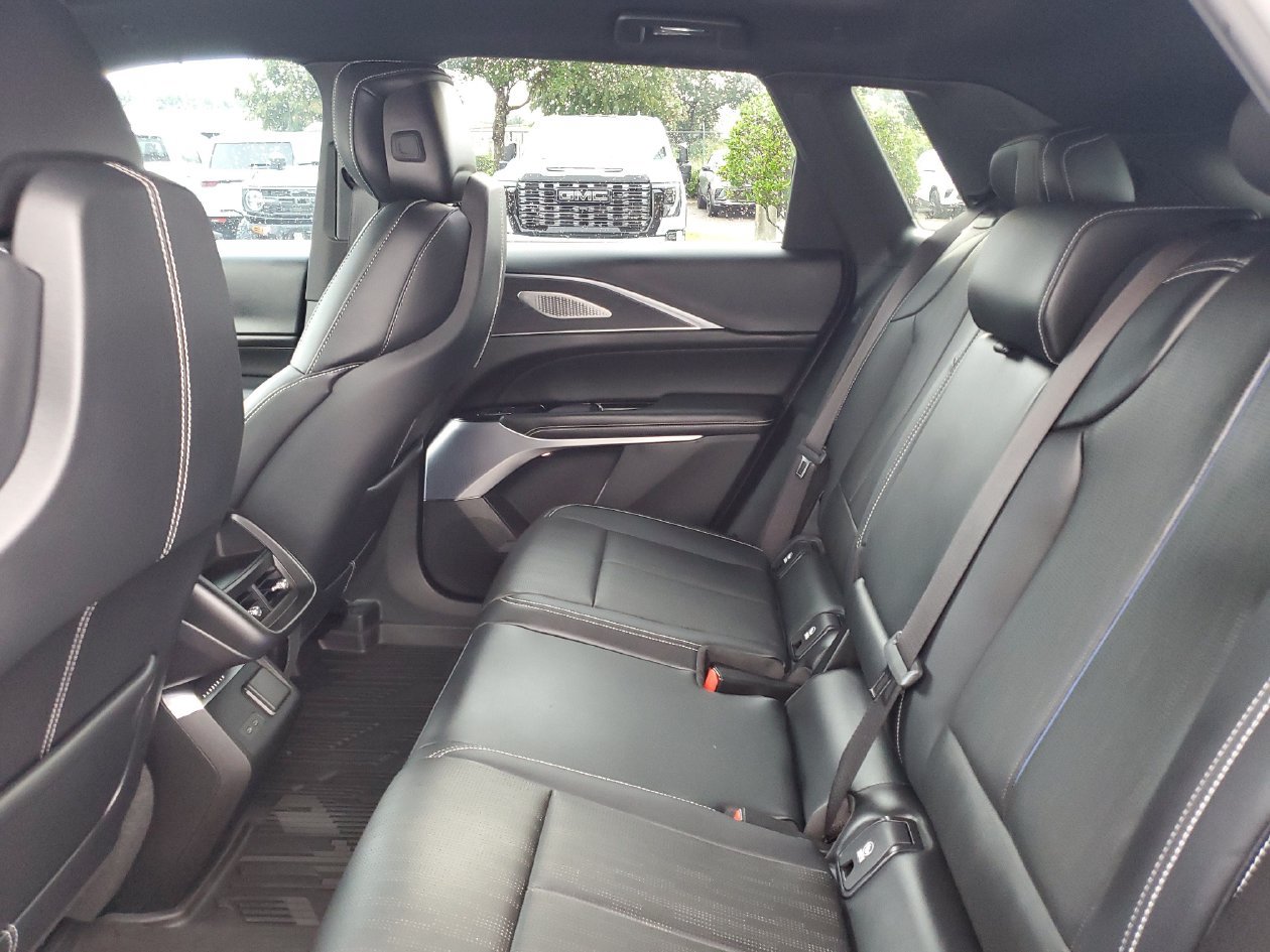 Used 2024 Cadillac Lyriq Sport w/ LPO, Floor Liner Package AWD/4WD image 11