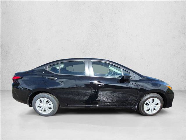 Used 2017 Nissan Versa SV FWD image 4