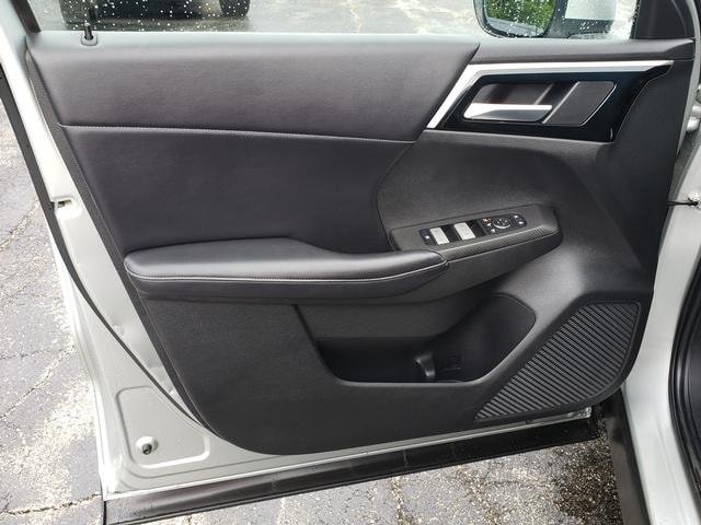 Used 2023 Mitsubishi Outlander SE AWD/4WD image 13