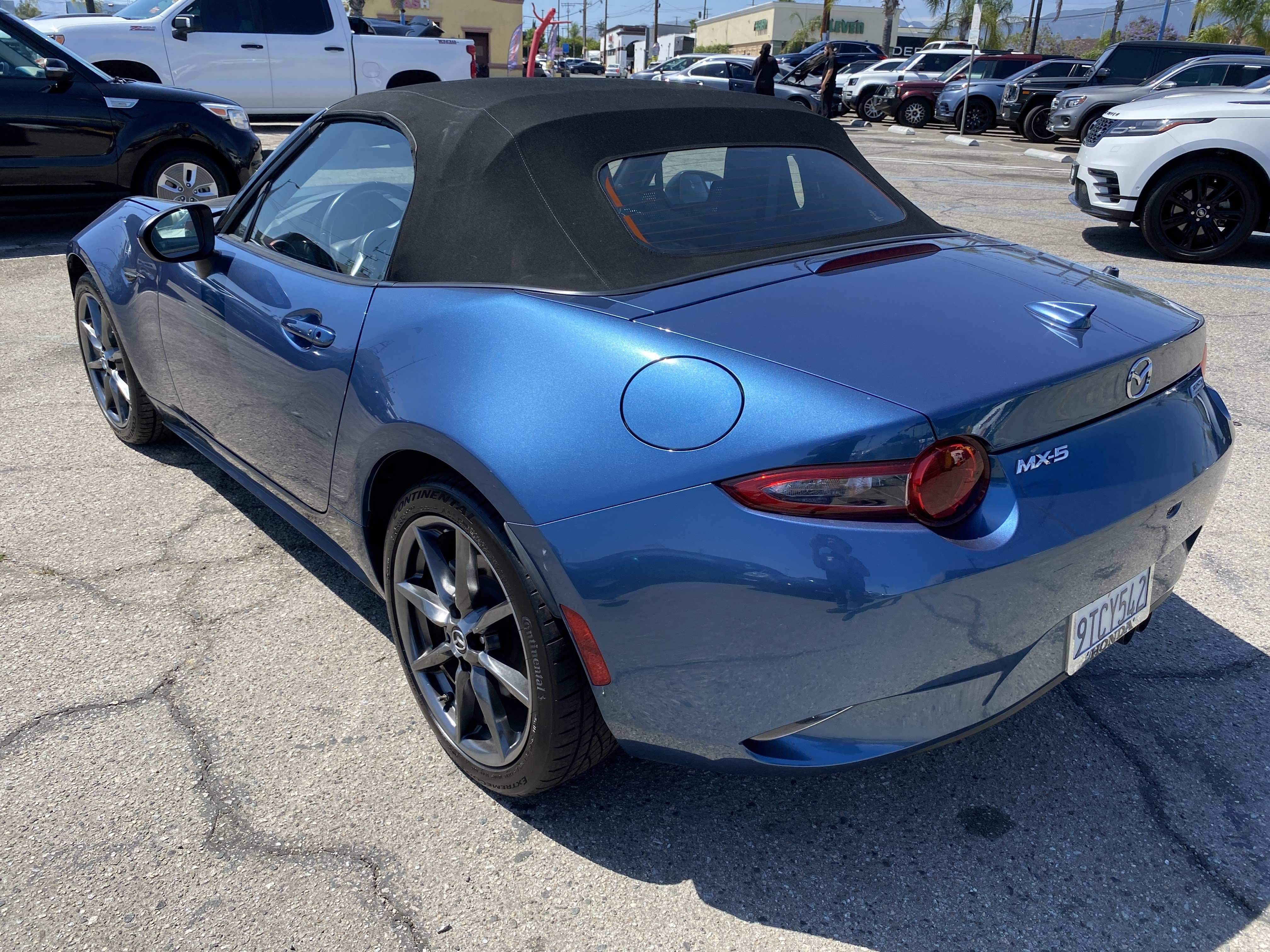 Used 2019 MAZDA MX-5 Miata Grand Touring w/ GT-S Package RWD image 10