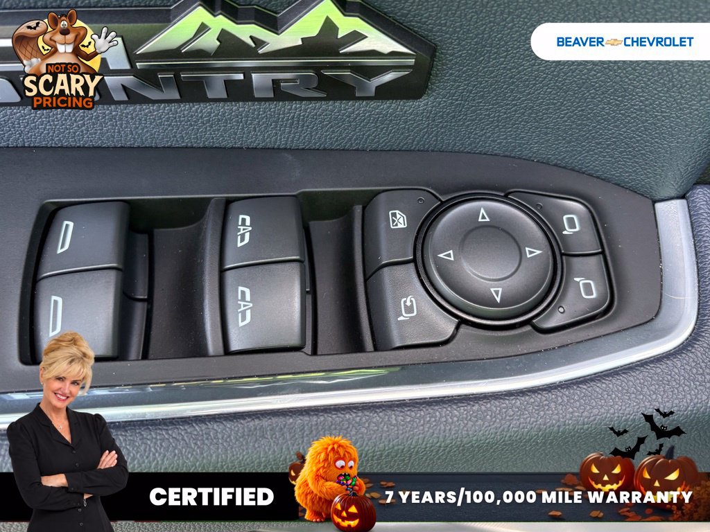 Used 2025 Chevrolet Silverado 1500 High Country w/ Technology Package AWD/4WD image 32