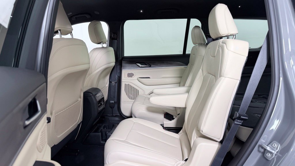 New 2027 Jeep Grand Cherokee L Limited AWD/4WD image 30