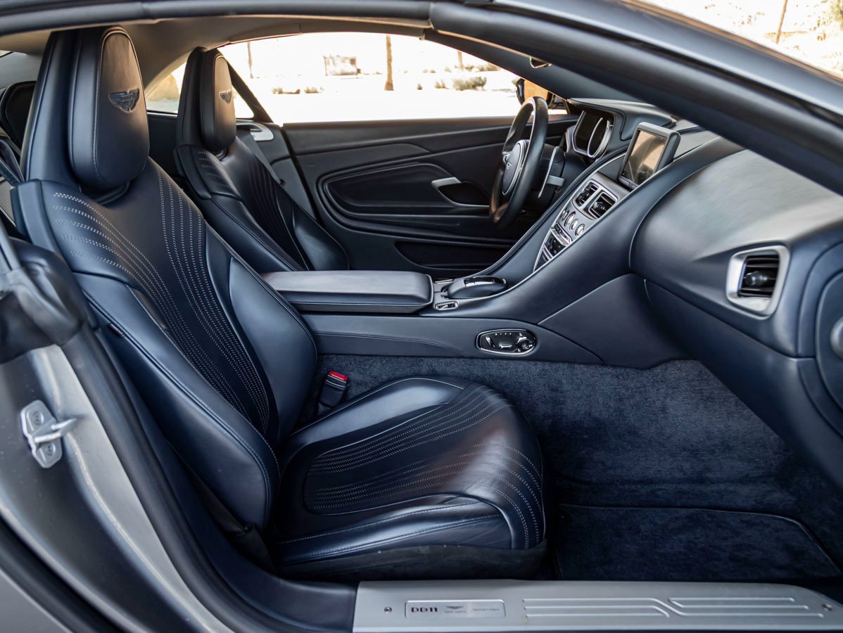 Used 2021 Aston Martin DB11 Volante image 23