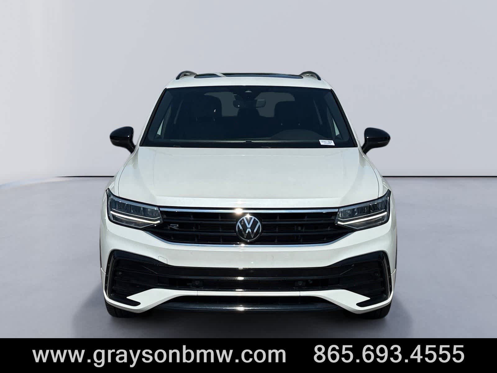 Used 2024 Volkswagen Tiguan SE R-Line FWD image 8