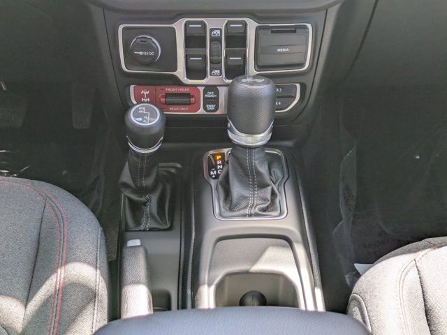 New 2025 Jeep Wrangler Unlimited Rubicon image 17