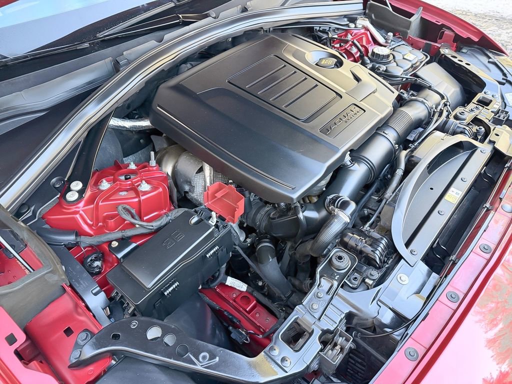 Used 2020 Jaguar F-PACE Prestige image 31