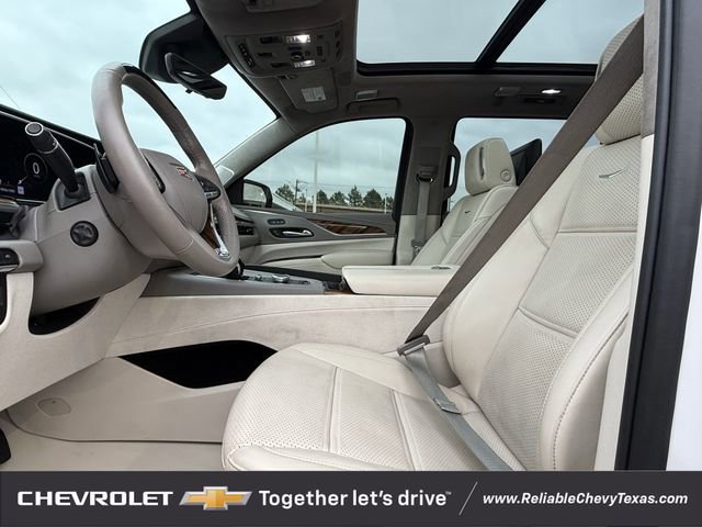 Used 2023 Cadillac Escalade Premium Luxury Platinum AWD/4WD image 31