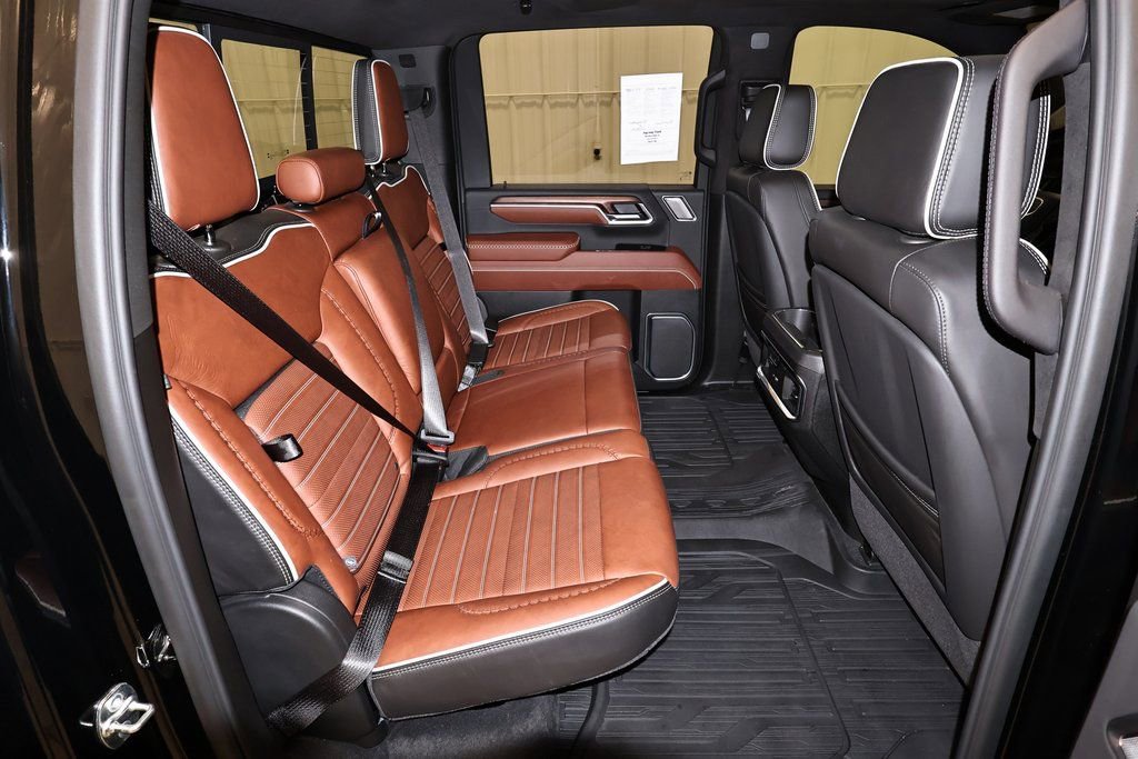 Used 2026 GMC Sierra 3500 Denali Ultimate image 19