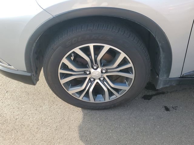 Used 2016 Mitsubishi Outlander SEL image 4