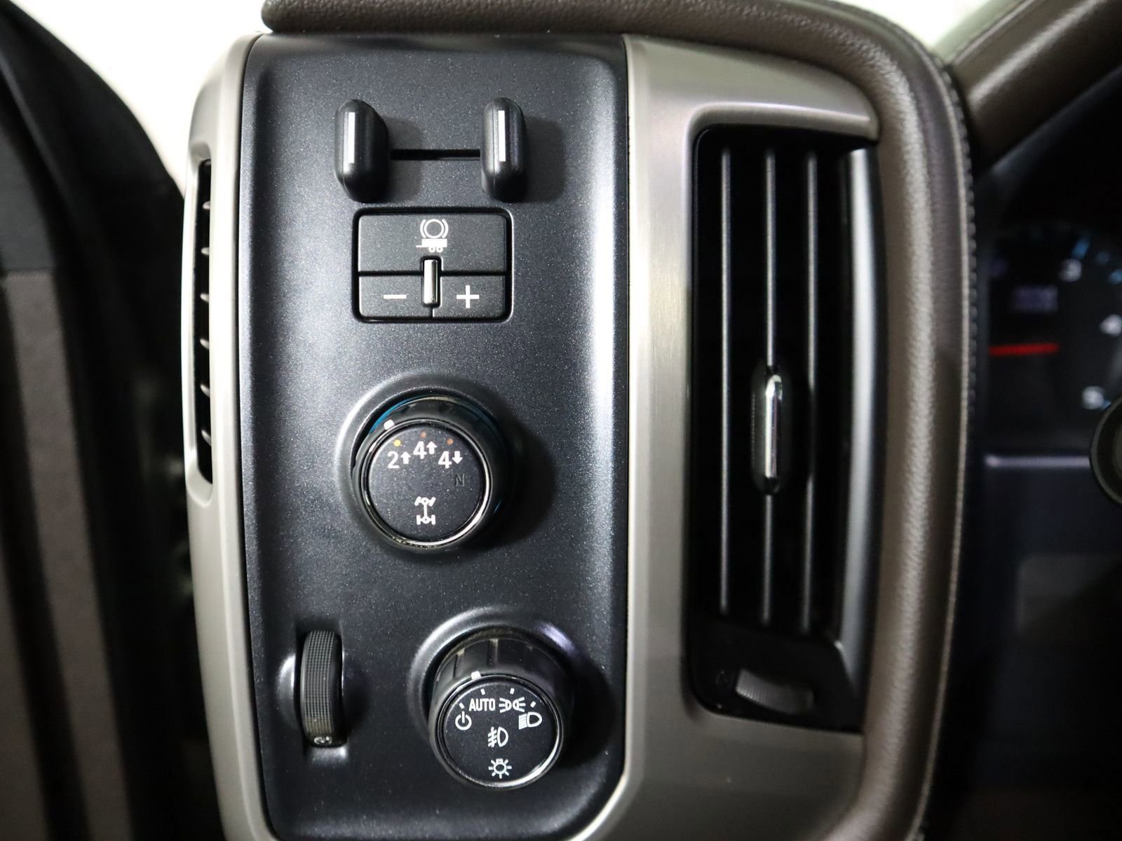 Used 2018 GMC Sierra 2500 Denali w/ Duramax Plus Package image 48