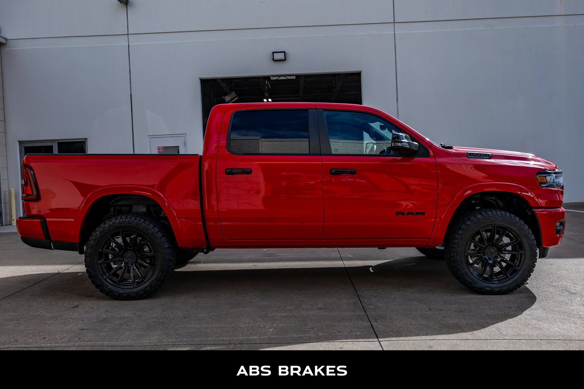 Used 2025 RAM 1500 Big Horn AWD/4WD image 11