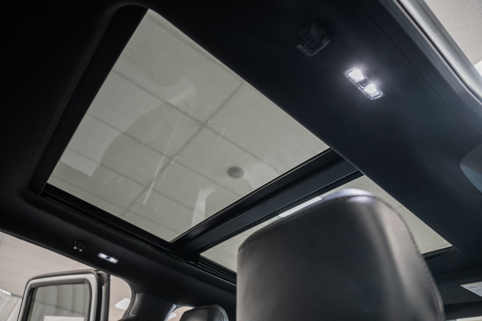 Used 2023 Ford F150 Lariat w/ Equipment Group 502A High image 36