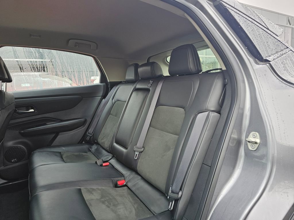 Used 2024 Nissan Ariya AWD image 12