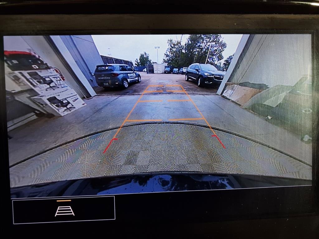 Used 2022 Chevrolet Traverse LT image 15