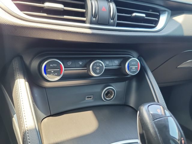 Used 2018 Alfa Romeo Stelvio AWD image 21