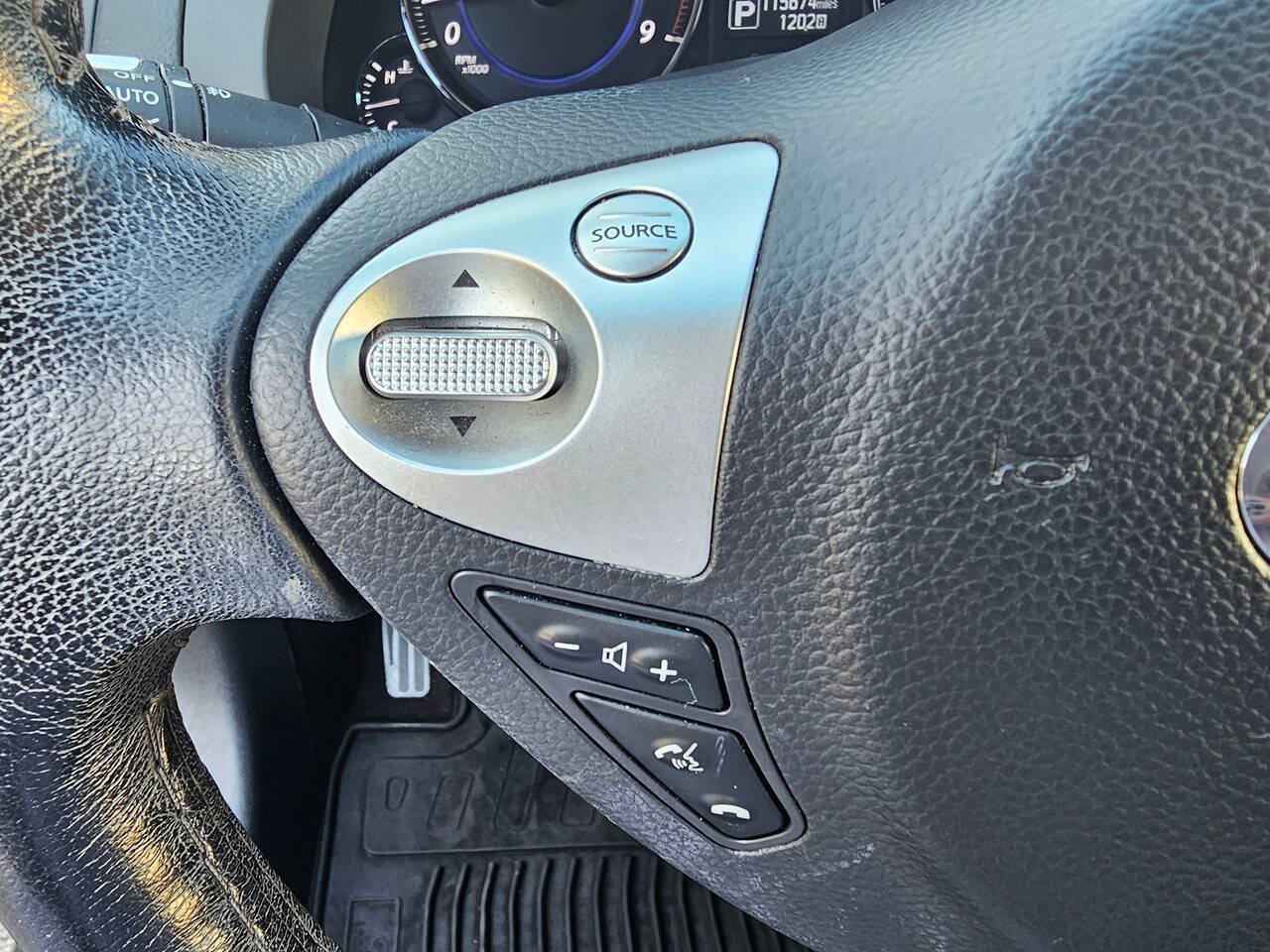 Used 2017 INFINITI QX70 2WD image 17