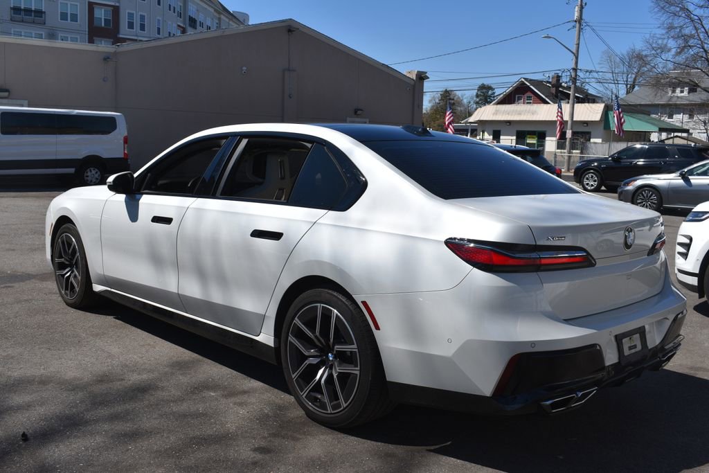 Used 2025 BMW 760i xDrive w/ Executive Package image 8