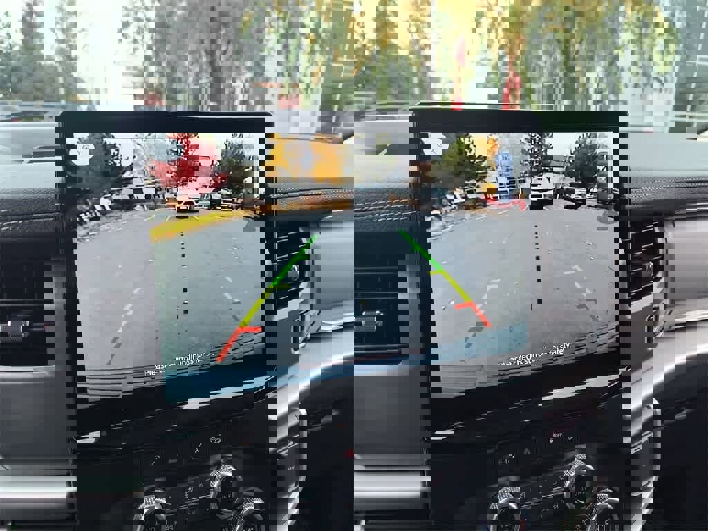 Used 2024 Ford Expedition XLT image 17