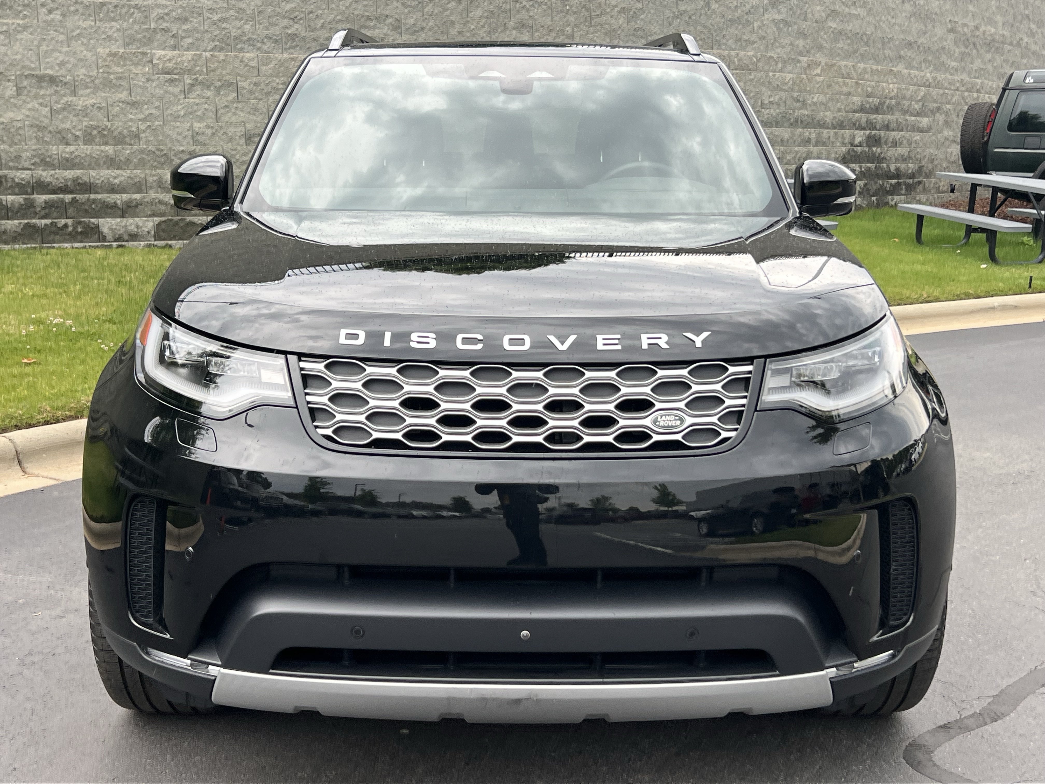 Certified 2025 Land Rover Discovery S AWD/4WD image 10